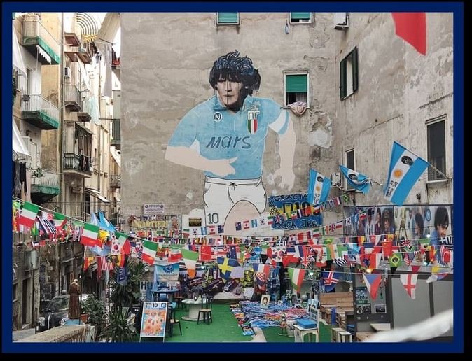 Quartieri Spagnoli street
