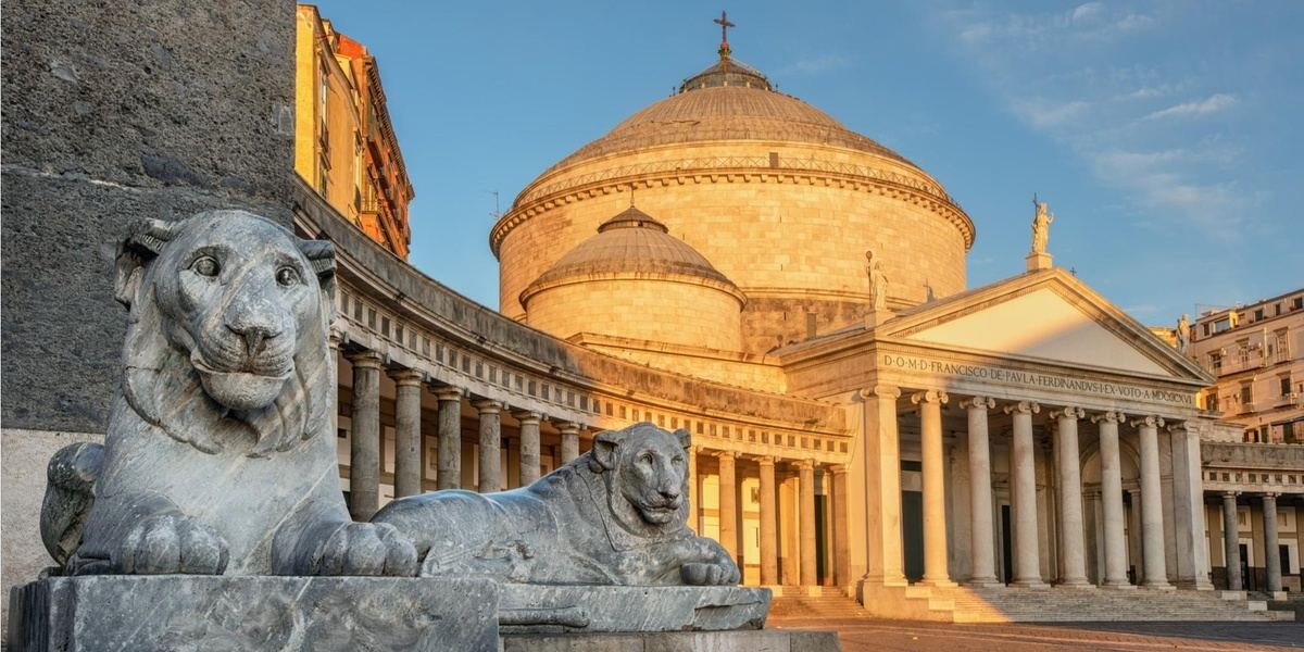 Piazza del Plebiscito in Naples